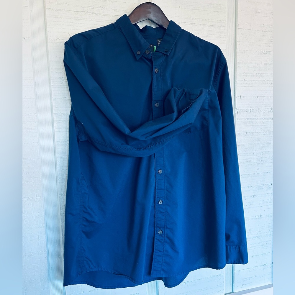 Dockers Men's Deep Blue Casual Button Down Shirt
